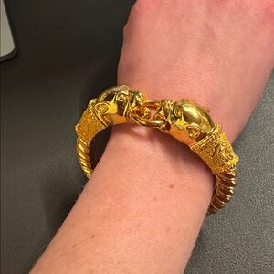Vintage Joan Rivers Etruscan Panther Tiger Cat Heads Bracelet Gold Tone Bangle